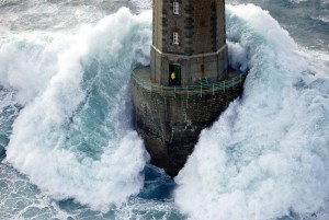 lighthouse-storm-man