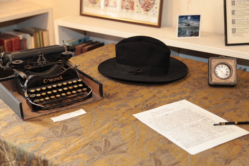 Chesterton's typewriter and hat. © MMXV Br Joseph Bailham OP
